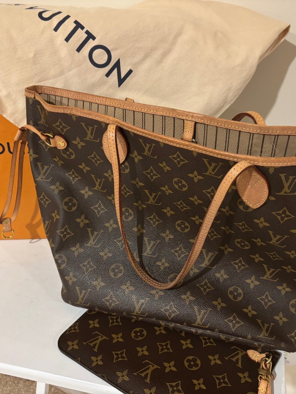 Louis Vuitton Neverfull MM Monogram Tote w/Pouch Box Dust Bag Receipt